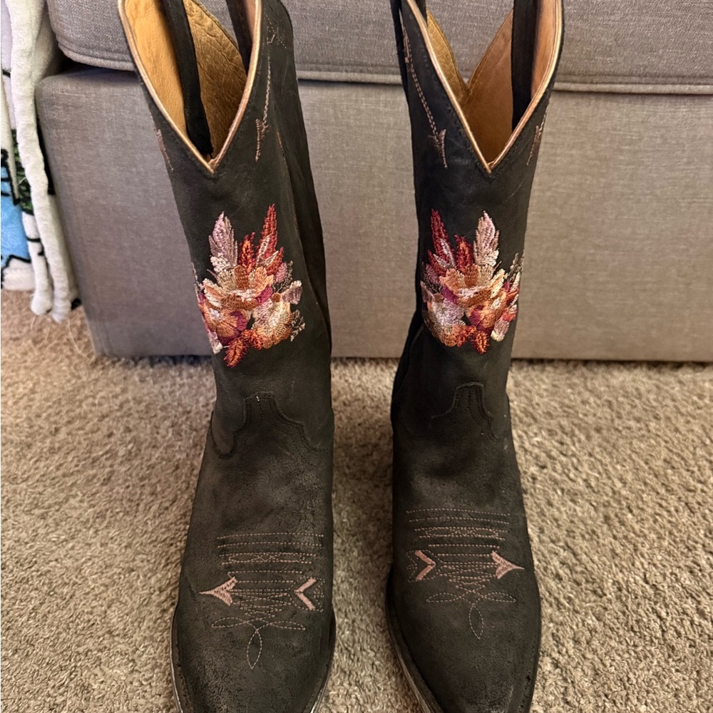 Shyanne Black Embroidered Western Boots - image 2